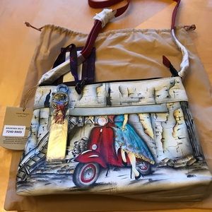 Brand new Anuschka Artwork: Roman Dreams handbag
